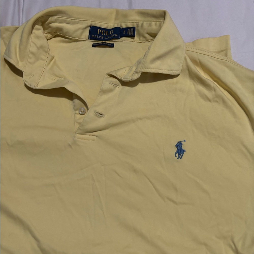 Ralph Lauren Polo
Men’s custom slim fit
Size large, yellow